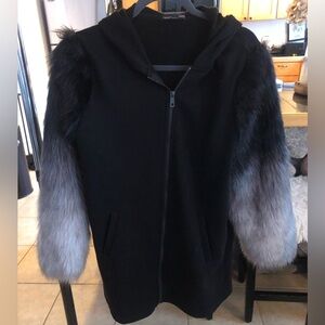 Chic Black Coat with Faux Fur Sleeves